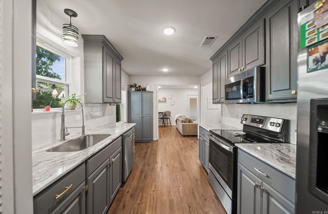 2 Ohio Cove, Little Rock, AR 72227