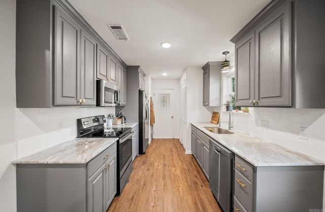 2 Ohio Cove, Little Rock, AR 72227