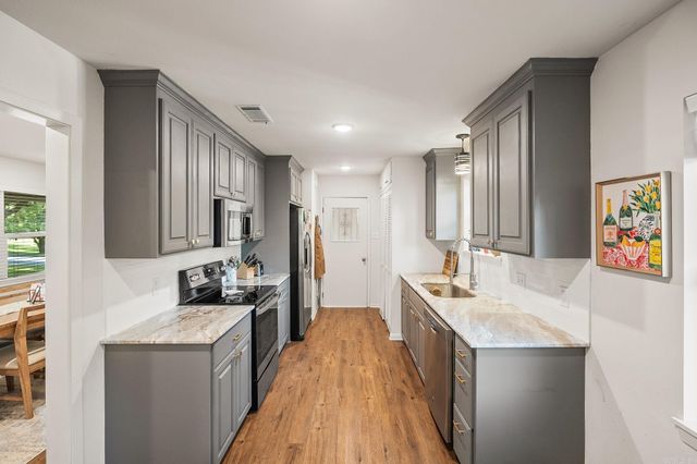 2 Ohio Cove, Little Rock, AR 72227