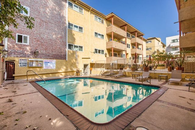 1242 S Barrington 301, Los Angeles, CA 90025