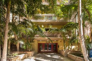 1242 S Barrington 301, Los Angeles, CA 90025