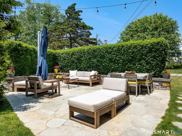 2 Sunwich Road, Norwalk, CT 06853
