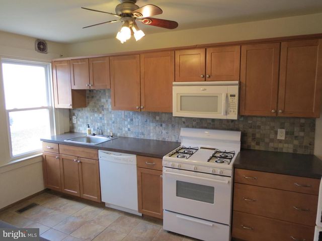 240 PENSDALE ST, Philadelphia, PA 19128