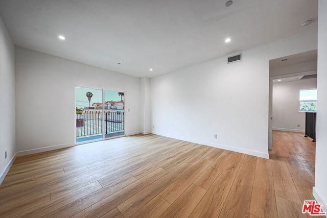 1525 S Carmelina Avenue 1525, Los Angeles, CA 90025