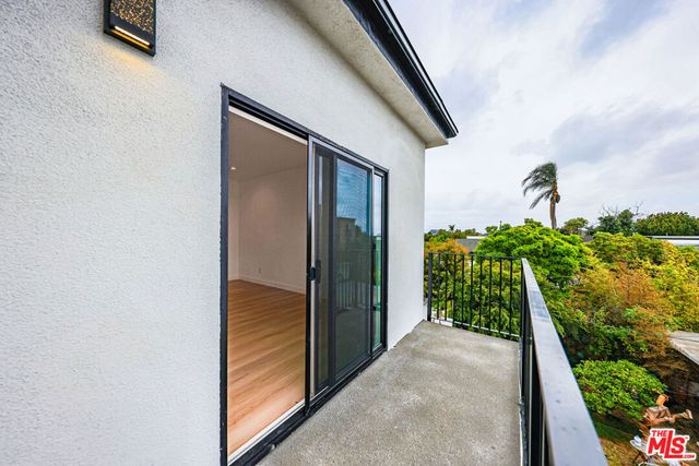 1525 S Carmelina Avenue 1525, Los Angeles, CA 90025