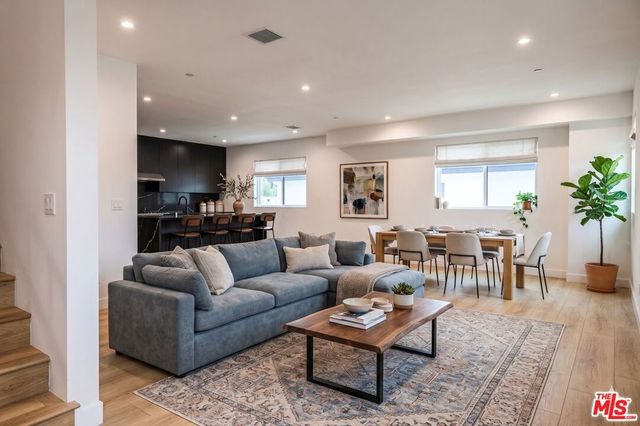 1525 S Carmelina Avenue 1525, Los Angeles, CA 90025