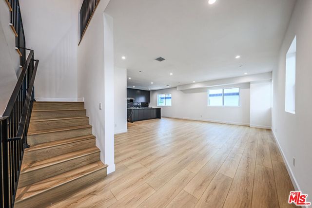 1525 S Carmelina Avenue 1525, Los Angeles, CA 90025