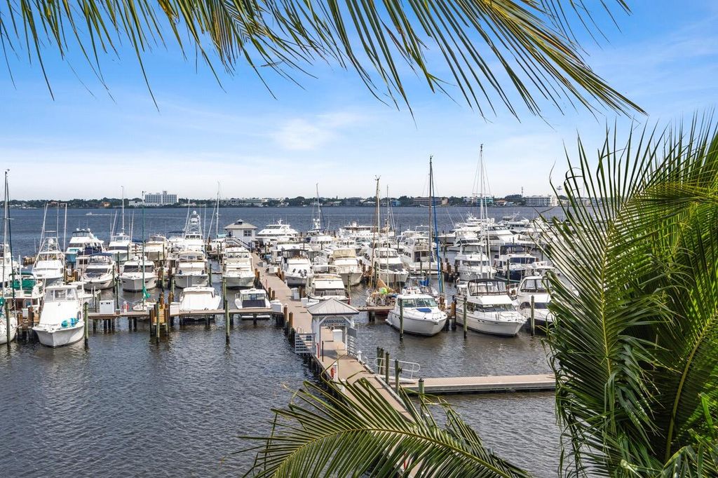 715 NW Flagler Avenue 202, Stuart, FL 34994