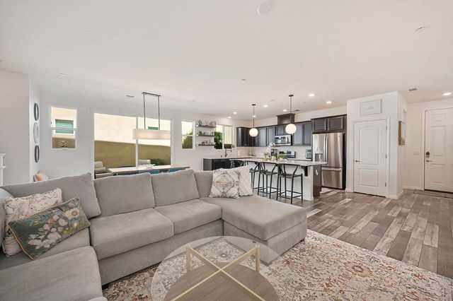 3105 Club Center Dr, Sacramento, CA 95835