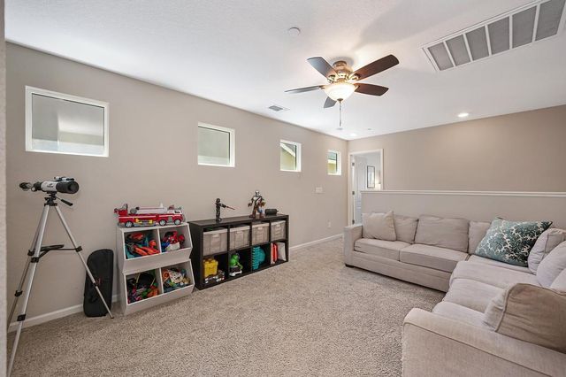 3105 Club Center Dr, Sacramento, CA 95835