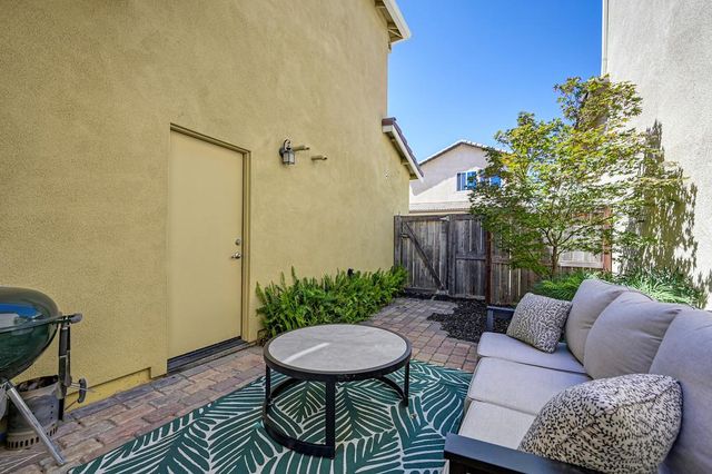 3105 Club Center Dr, Sacramento, CA 95835