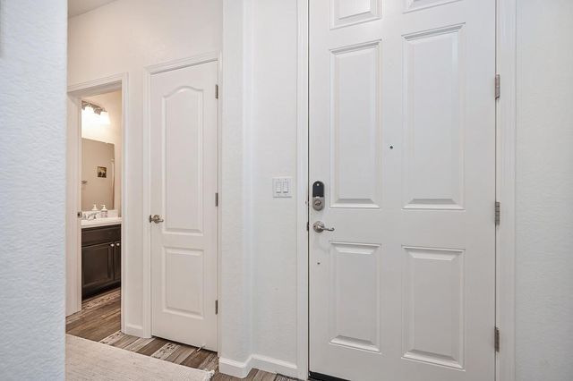 3105 Club Center Dr, Sacramento, CA 95835