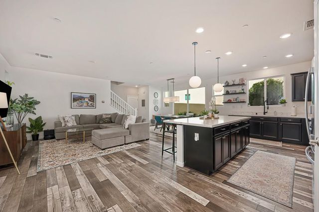 3105 Club Center Dr, Sacramento, CA 95835