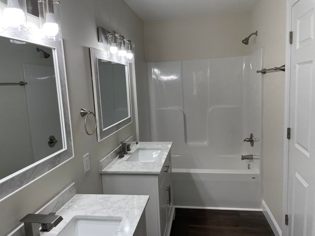 1063 Precinct PL, Huddleston, VA 24104