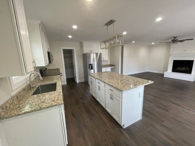 1063 Precinct PL, Huddleston, VA 24104