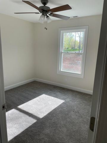 1063 Precinct PL, Huddleston, VA 24104