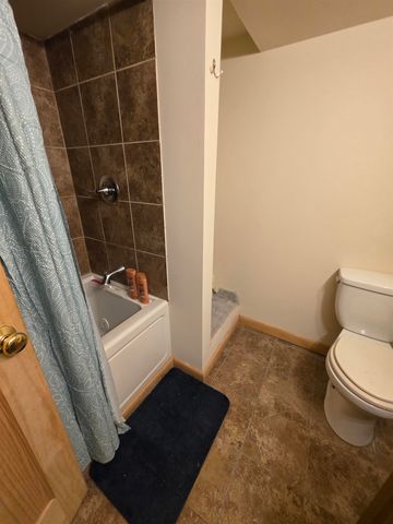 7 Westwood Parkway, Barre City, VT 05641