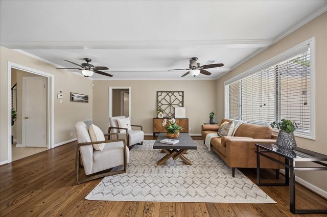 11007 Ella Lee Lane, Houston, TX 77042