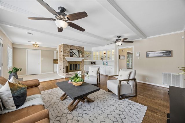11007 Ella Lee Lane, Houston, TX 77042