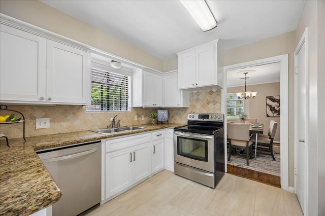 11007 Ella Lee Lane, Houston, TX 77042