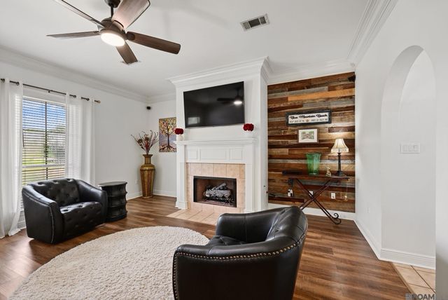 15513 Rivermist Ave, Baton Rouge, LA 70817