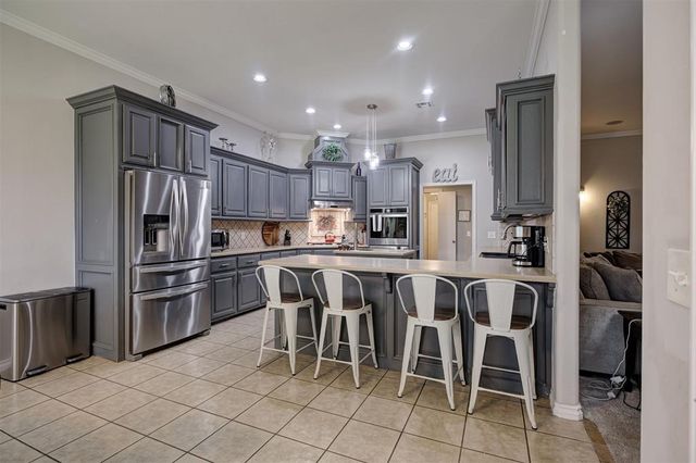 768 W Windmill Court, Mustang, OK 73064