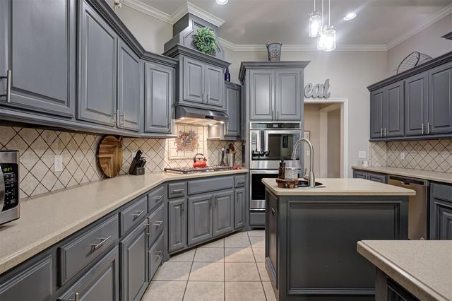 768 W Windmill Court, Mustang, OK 73064