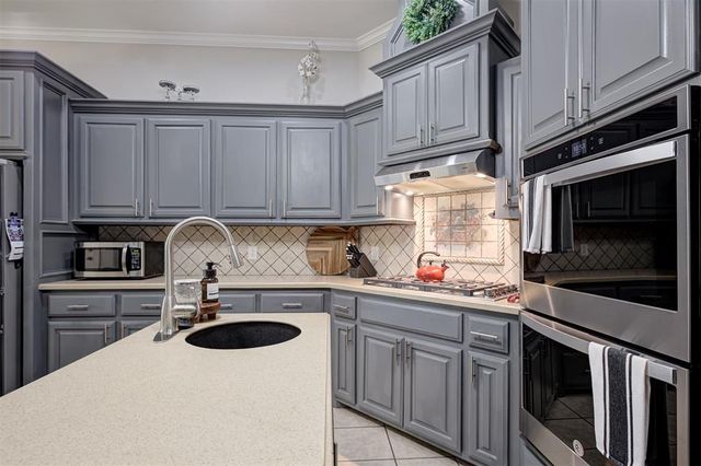 768 W Windmill Court, Mustang, OK 73064