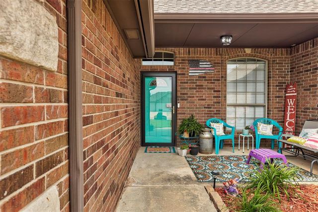 768 W Windmill Court, Mustang, OK 73064