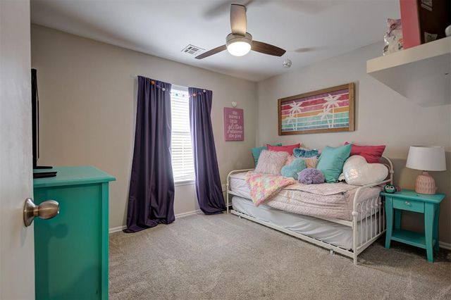 768 W Windmill Court, Mustang, OK 73064