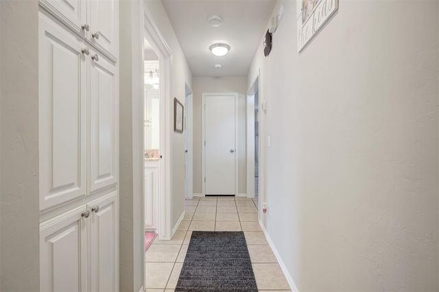 768 W Windmill Court, Mustang, OK 73064