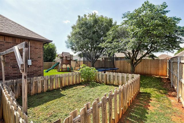 768 W Windmill Court, Mustang, OK 73064