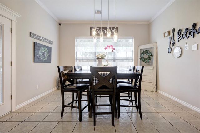 768 W Windmill Court, Mustang, OK 73064