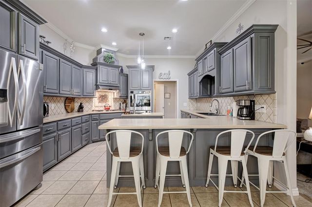 768 W Windmill Court, Mustang, OK 73064