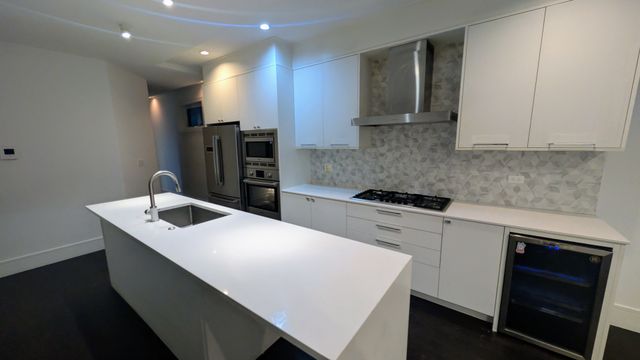 1445 W Fry Street 1, Chicago, IL 60642