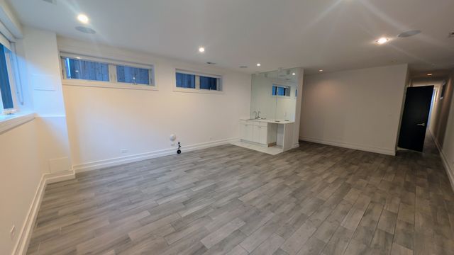 1445 W Fry Street 1, Chicago, IL 60642