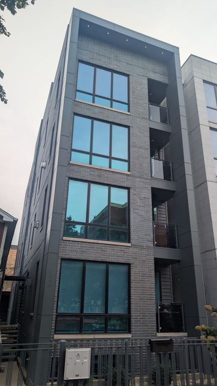 1445 W Fry Street 1, Chicago, IL 60642