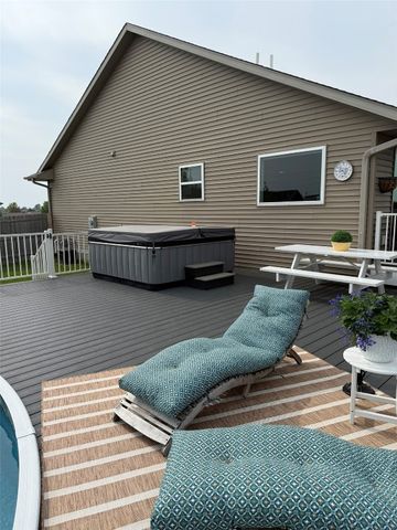 622 Prairie Hill Drive, Atkins, IA 52206