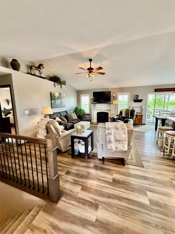 622 Prairie Hill Drive, Atkins, IA 52206