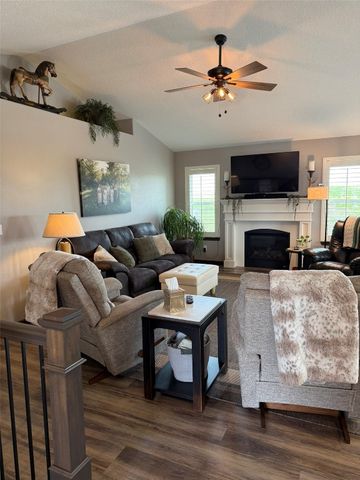 622 Prairie Hill Drive, Atkins, IA 52206