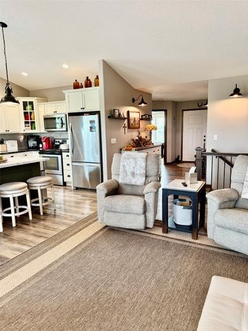 622 Prairie Hill Drive, Atkins, IA 52206