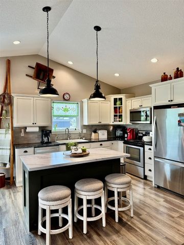 622 Prairie Hill Drive, Atkins, IA 52206