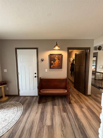 622 Prairie Hill Drive, Atkins, IA 52206