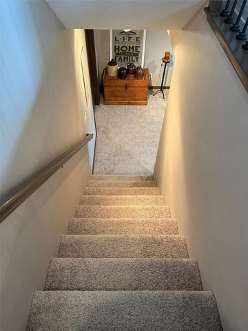 622 Prairie Hill Drive, Atkins, IA 52206