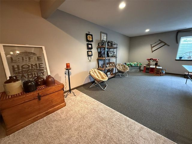 622 Prairie Hill Drive, Atkins, IA 52206