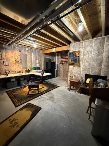 622 Prairie Hill Drive, Atkins, IA 52206