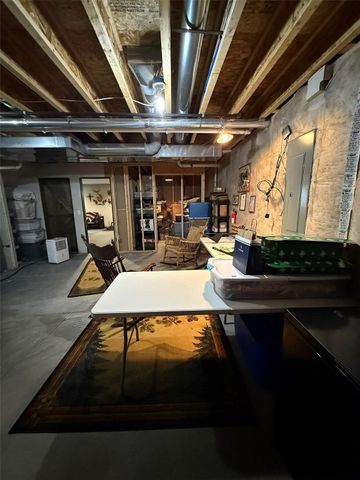 622 Prairie Hill Drive, Atkins, IA 52206