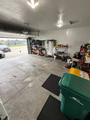 622 Prairie Hill Drive, Atkins, IA 52206