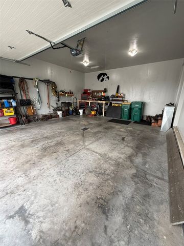 622 Prairie Hill Drive, Atkins, IA 52206