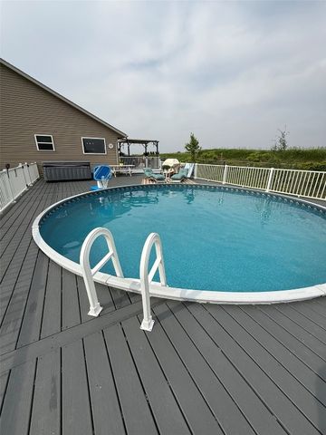 622 Prairie Hill Drive, Atkins, IA 52206